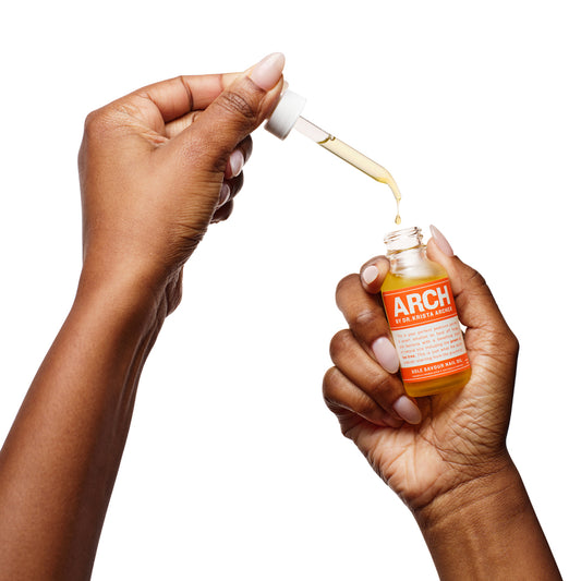 HANDS APPLYING SOLE SAVOUR NAIL OIL